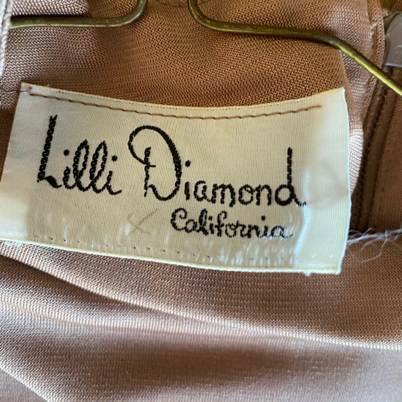 Vintage Lilli Diamond dress size 2-4.  Separate belt with beautiful broach. - Picture 1 of 2